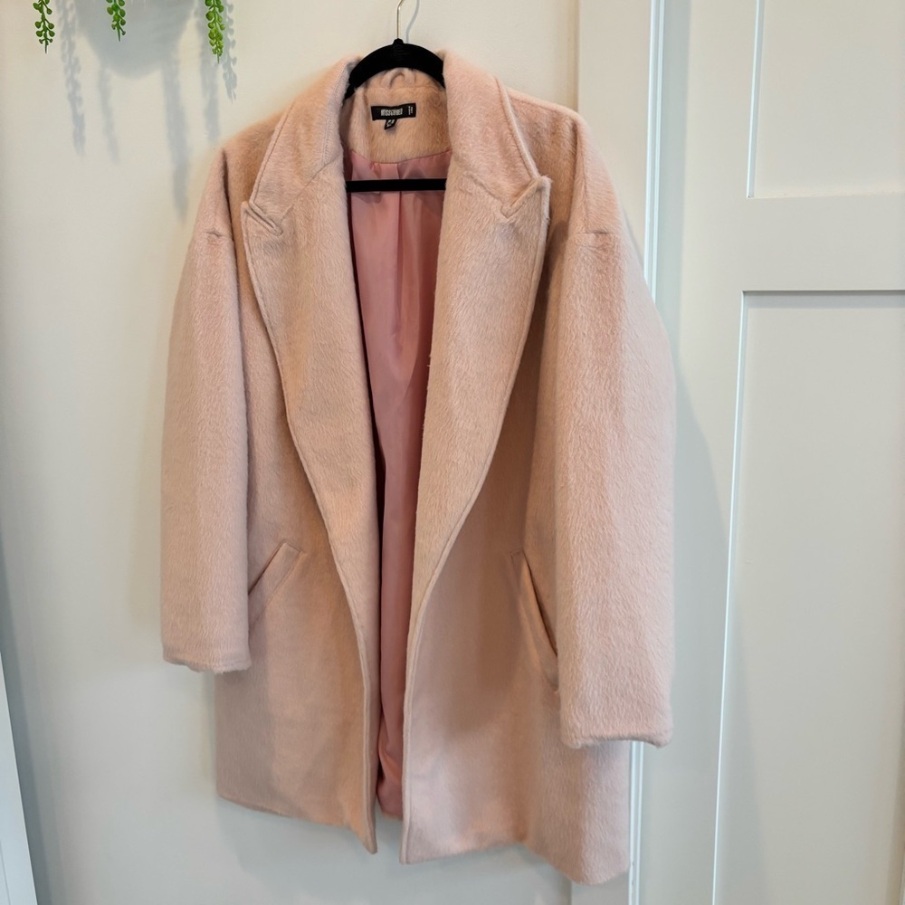Missguided Drop Shoulder Light Pink Faux Fur Formal Women's Coat US Size 6 - Picture 4 of 10